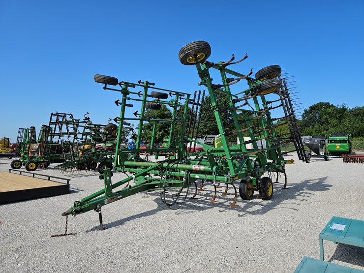 john-deere-2210-image-13