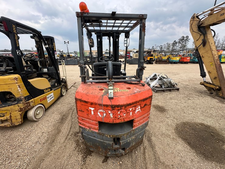 #2604-•-toyota-sgc30-forklift-|-parts/repairs-image-6