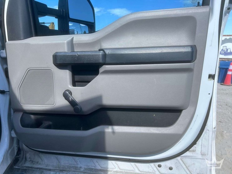 2017-ford-f350-image-24