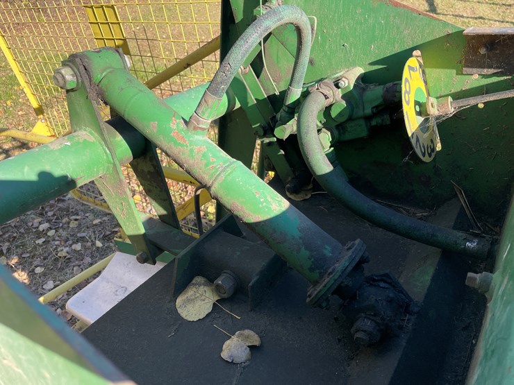 john-deere-336-image-21