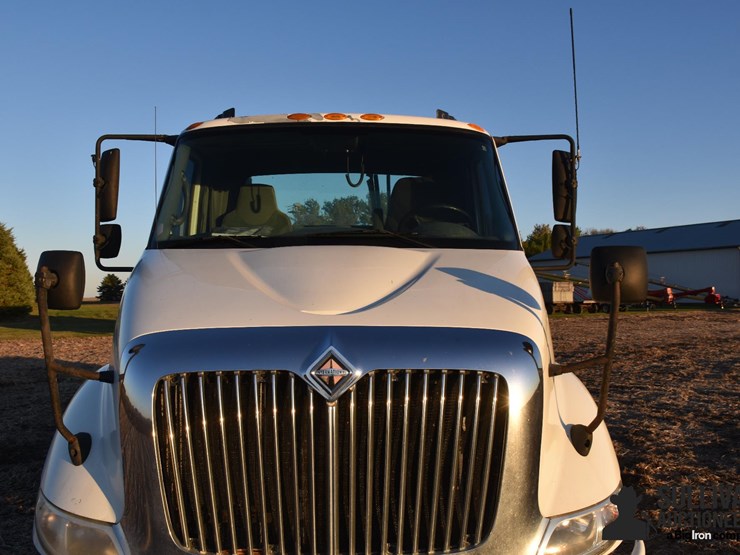 2007-international-8600-image-10