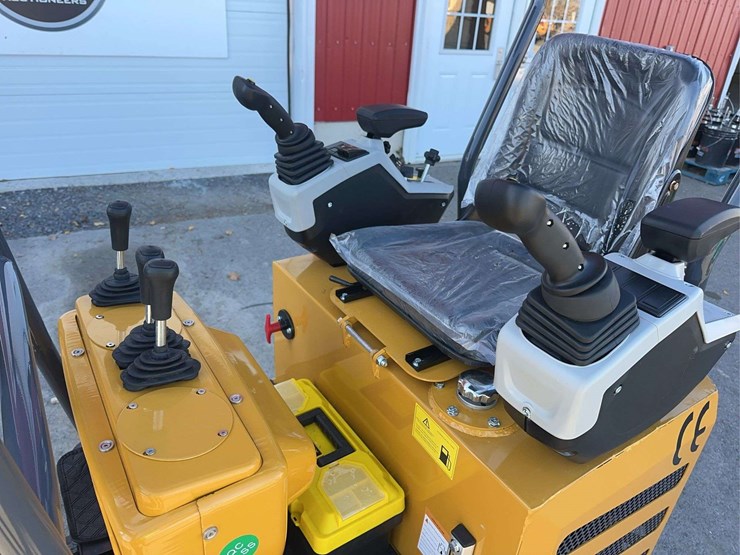 2025-agt-mx12z-mini-excavator-image-13