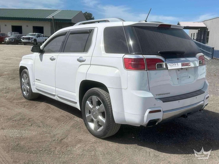 2015-gmc-terrain-suv-image-4