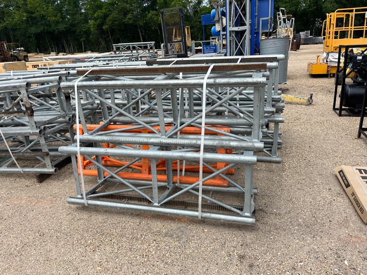 #2788-•-hek-tpm1600sd-electric-mast-climbing-work-platform/material-hoist-image-3