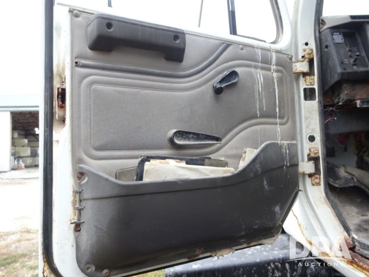 2002-international-2554-image-61