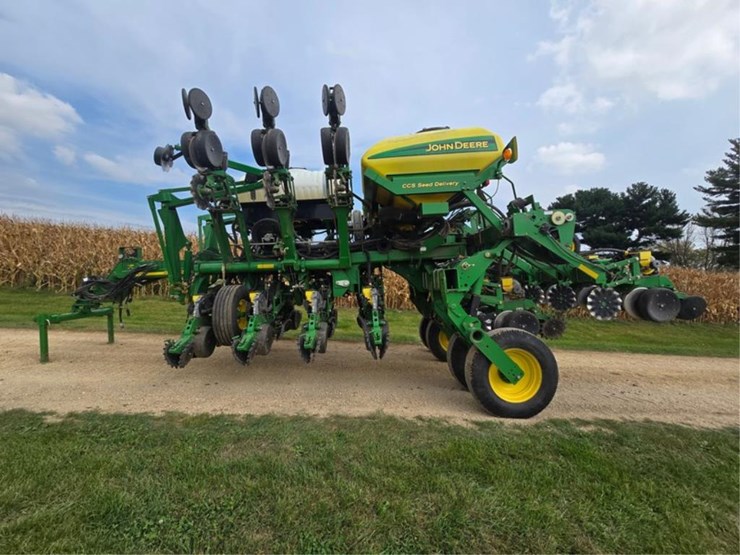 john-deere-1790-image-2