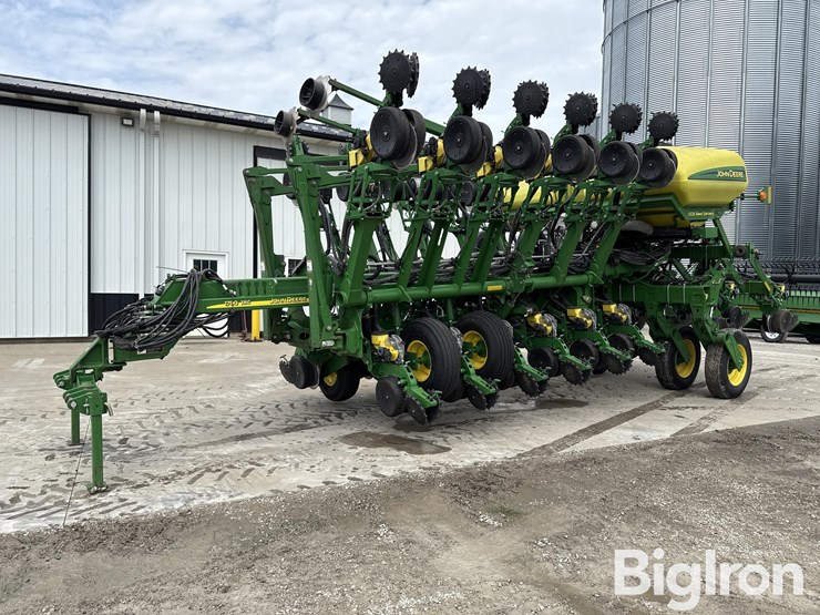 john-deere-16-image-1