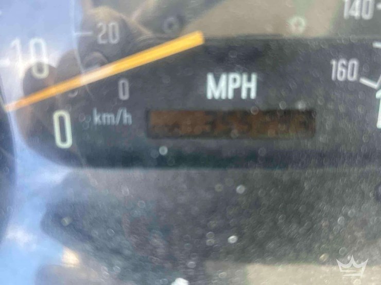 2002-isuzu-npr-image-11