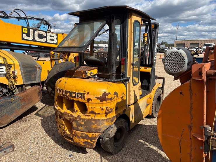 #2600-•-hyundai-hdf30-ii-forklift-|-parts-or-repair-image-4