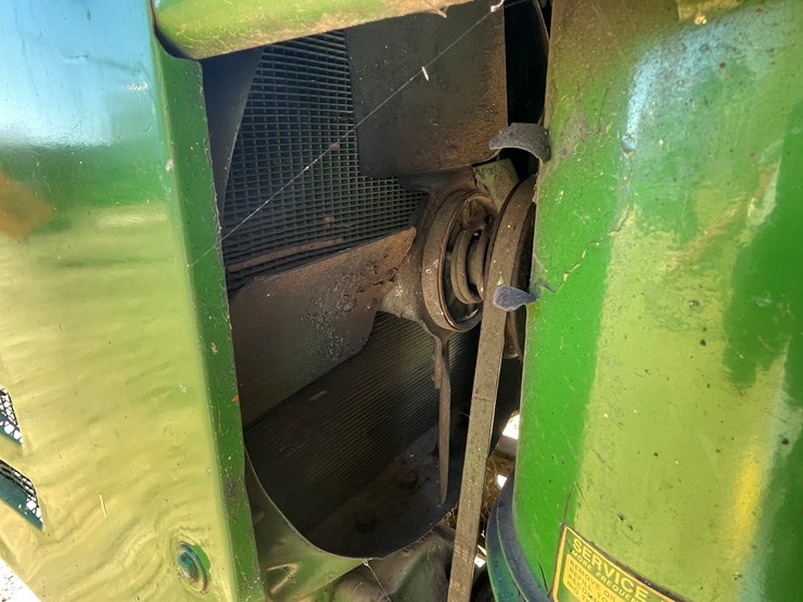 john-deere-b-image-9