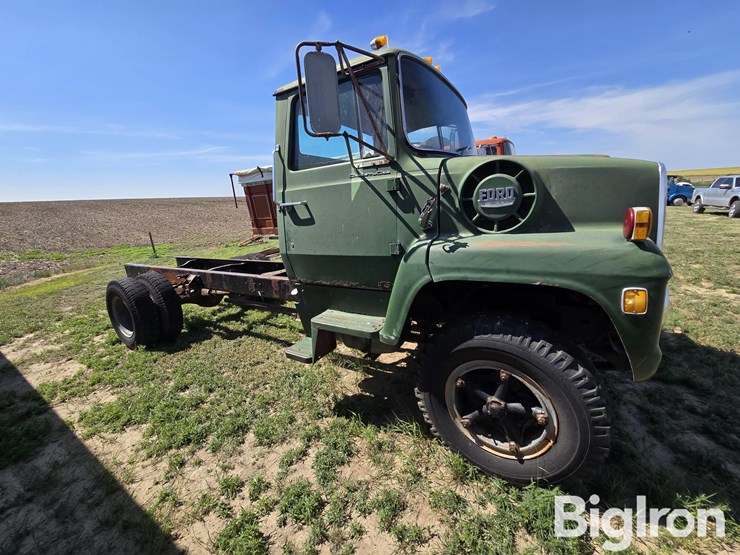 1974-ford-ln800-image-4