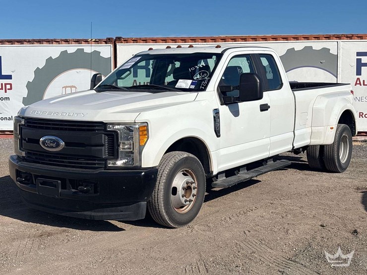 2017-ford-f-350-ext.-cab-pickup-truck-image-1