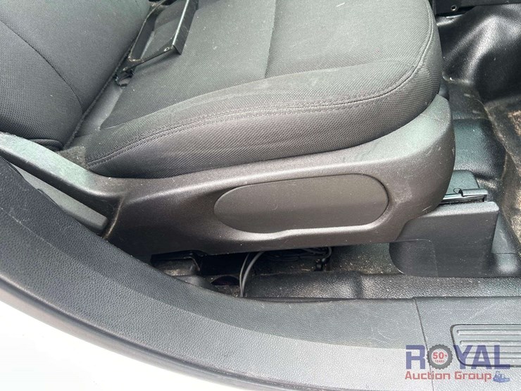 2017-ford-explorer-image-26