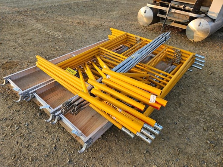 #3141-•-new-scaffold-with-3-walk-planks-image-17