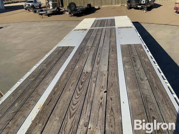 2023-load-trail-t/a-low-pro-gooseneck-trailer-w/hydraulic-dovetail-image-18