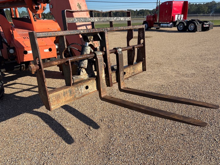 sky-trak-6042-image-3