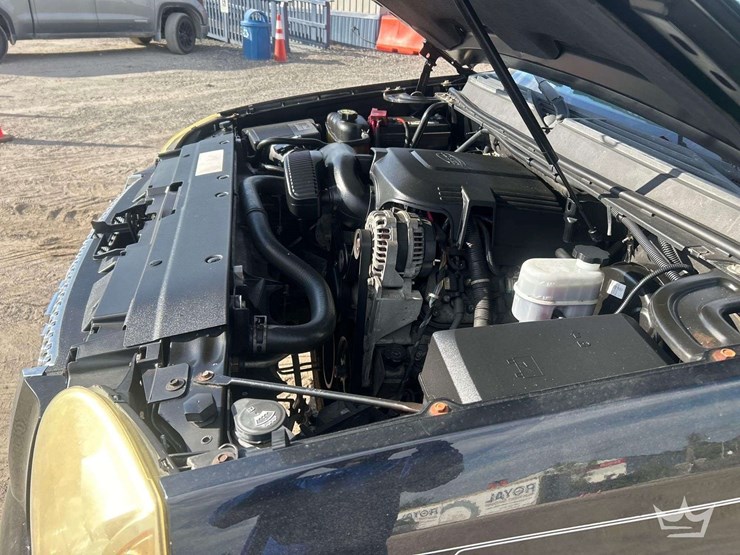 2011-gmc-yukon-xl-denali-image-8