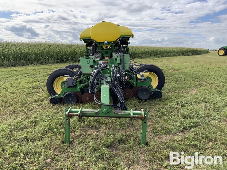 john-deere-1770nt-image-2