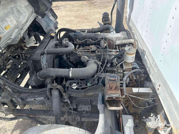 2002-isuzu-npr-image-6