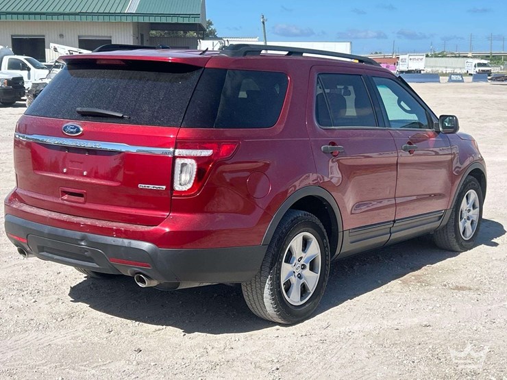 2014-ford-explorer-image-3