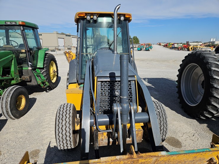 2007-deere-410j-image-4