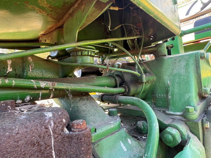 john-deere-b-image-10