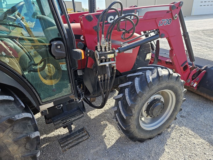2009-case-ih-farmall-95-image-21