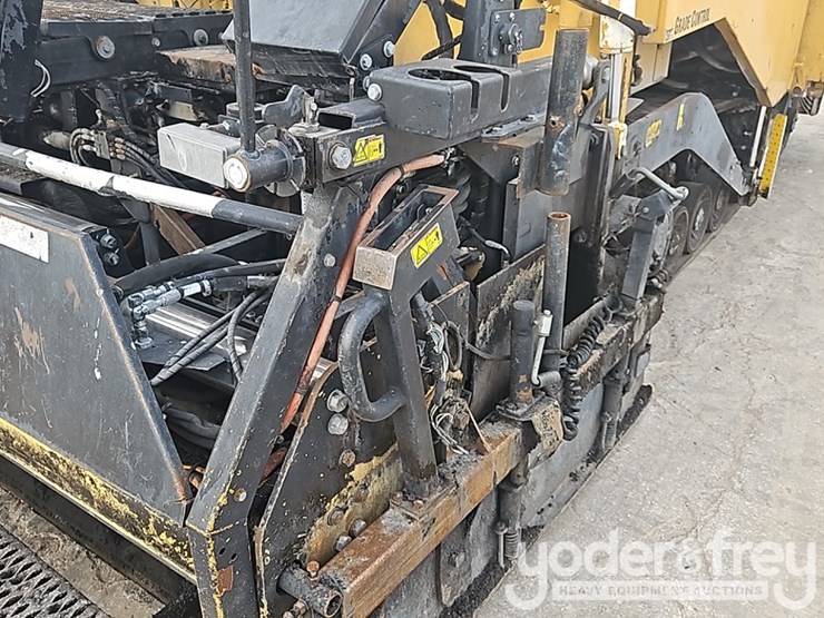 2012-caterpillar-ap-1055e-image-27