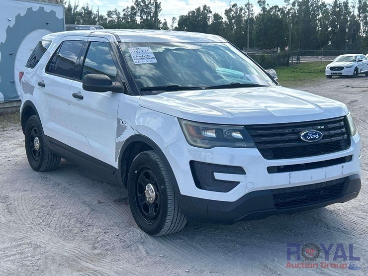 2017-ford-explorer-image-2