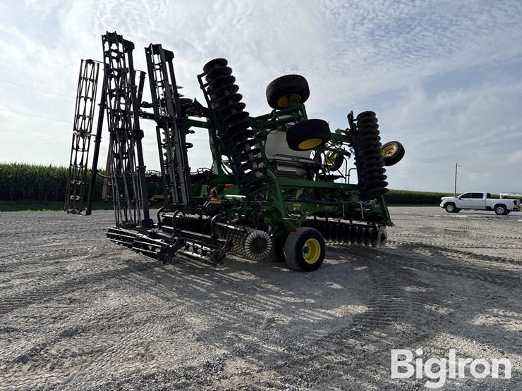 2020-john-deere-2660vt-image-5