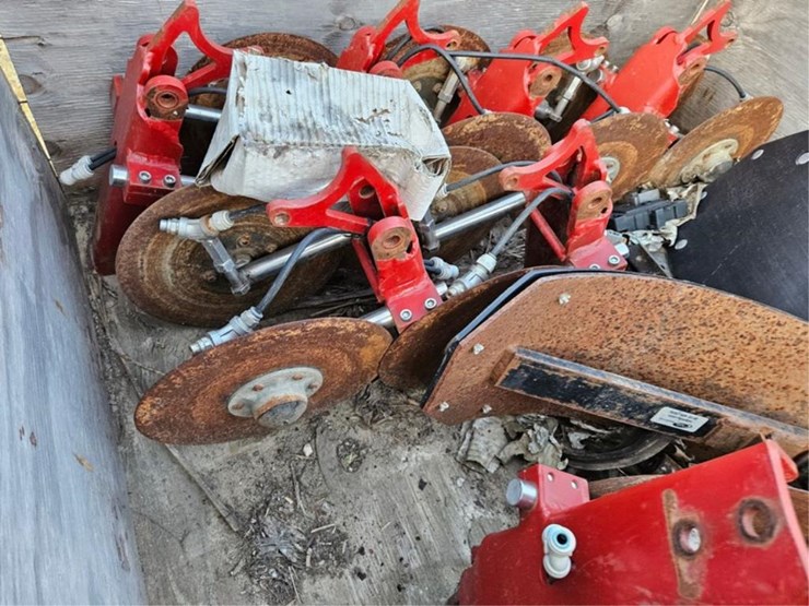 #3144-•-crate-white-planer-parts,-stalk-stompers-image-7