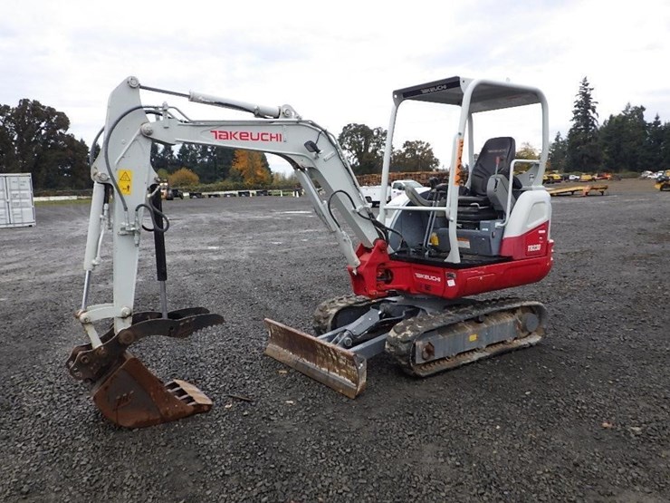 takeuchi-tb230-image-1