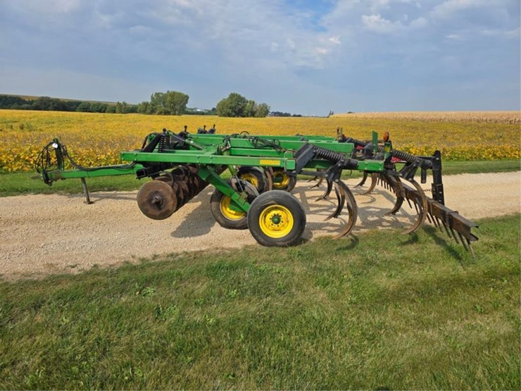 john-deere-714-image-2
