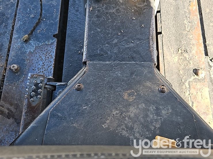 2014-caterpillar-cb54xw-image-23