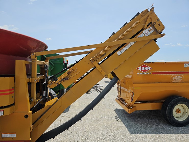 2012-haybuster-h1000-image-12