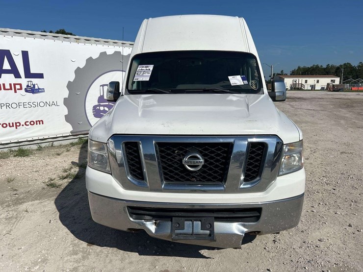 2012-nissan-nv2500hd-image-23