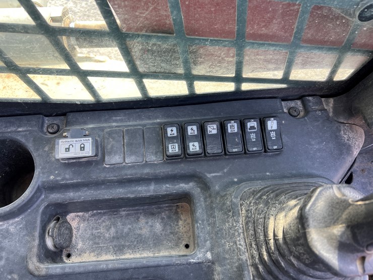 2018-takeuchi-tl12r2-image-11