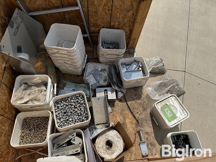 grain-bin-miscellaneous-bolts-&-parts-image-3