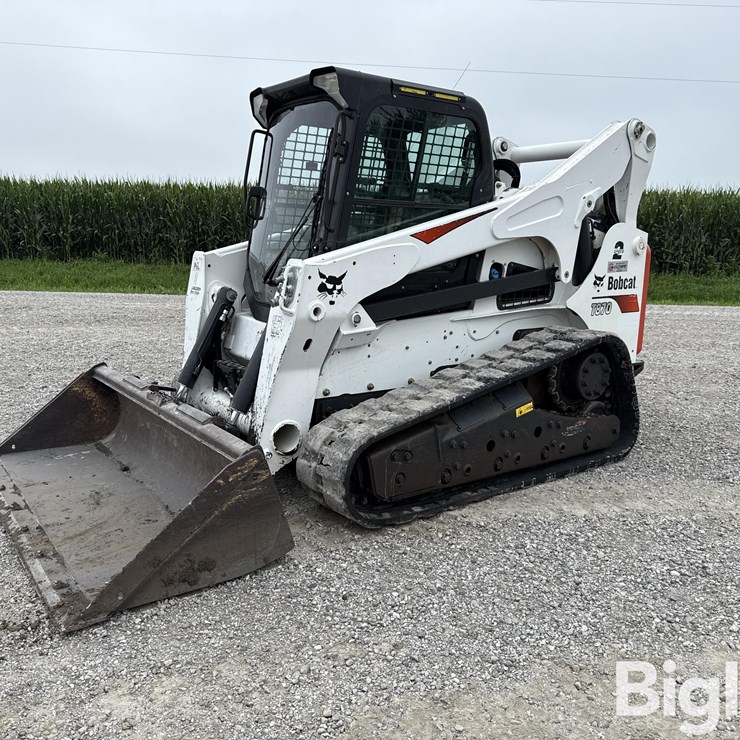 2017 BOBCAT T870
