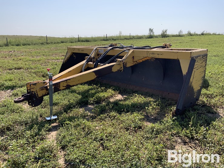 henke-buffalo-12’-feedlot-scraper-image-1