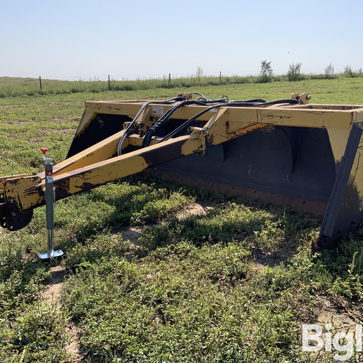 Henke Buffalo 12’ Feedlot Scraper