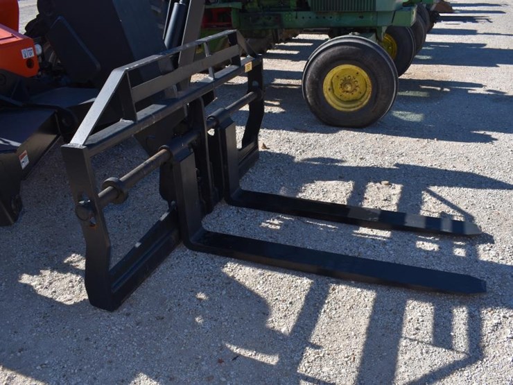 jlg-10054-forklift-(serial-#-0160080012)-(showing-appx-4,296-hours,-up-to-t-image-3