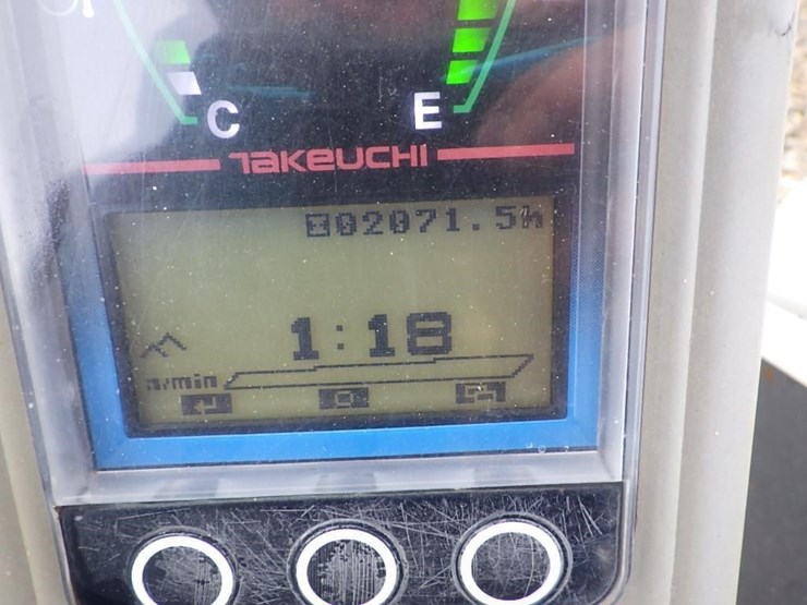 takeuchi-tb260-image-32