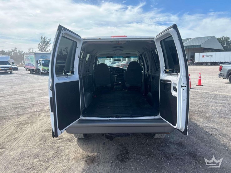 2003-ford-e250-image-25