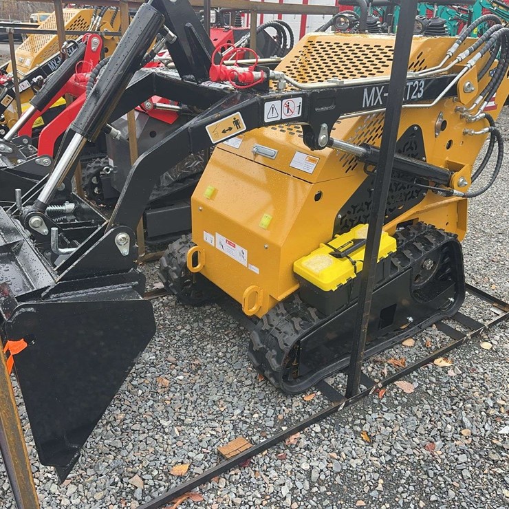 2025 AGT MX-CRT23 Compact Track Loader