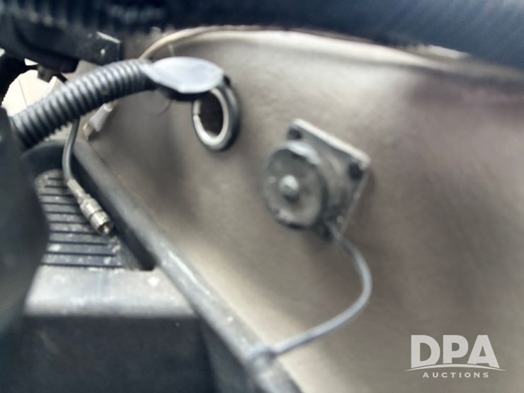 2019-case-ih-patriot-4440-image-116