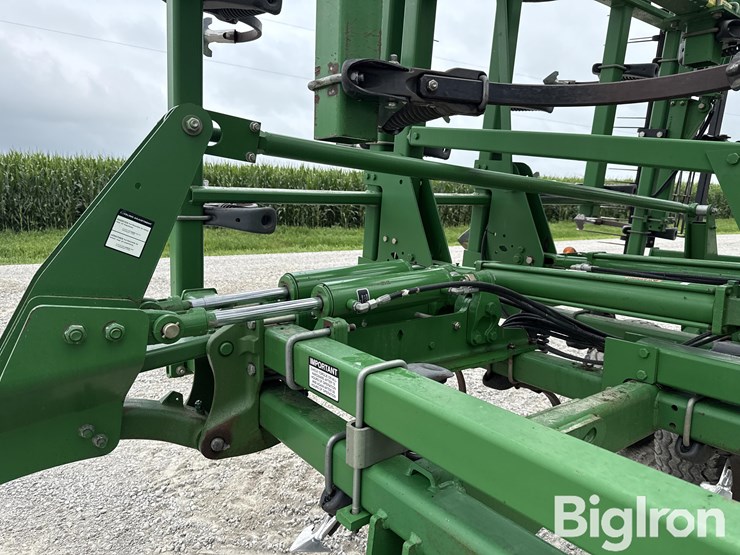 john-deere-2210-image-11