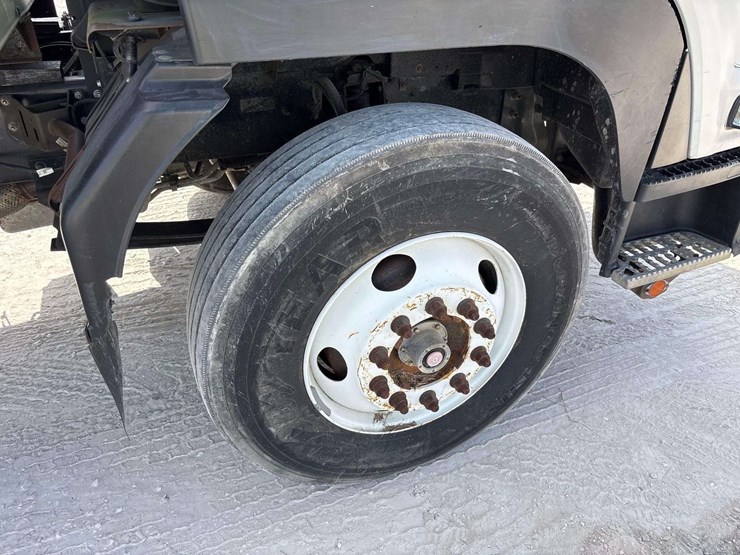 2018-isuzu-ftr-image-33