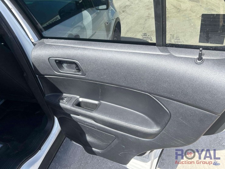 2017-ford-explorer-image-22