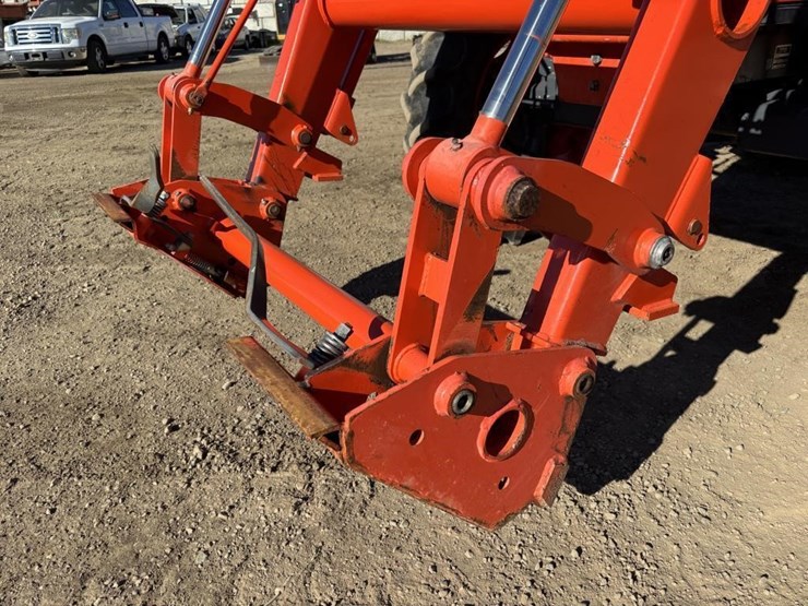 2019-kubota-m7060d-image-9